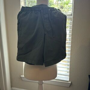 Boys Like new Gap size small green shorts.